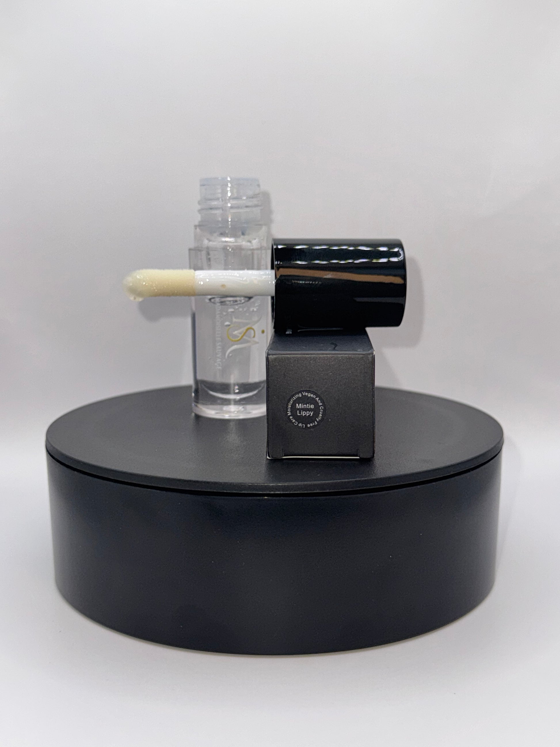 #Mintielippy #lipoil #lip #oil #mademoisellesauvage 